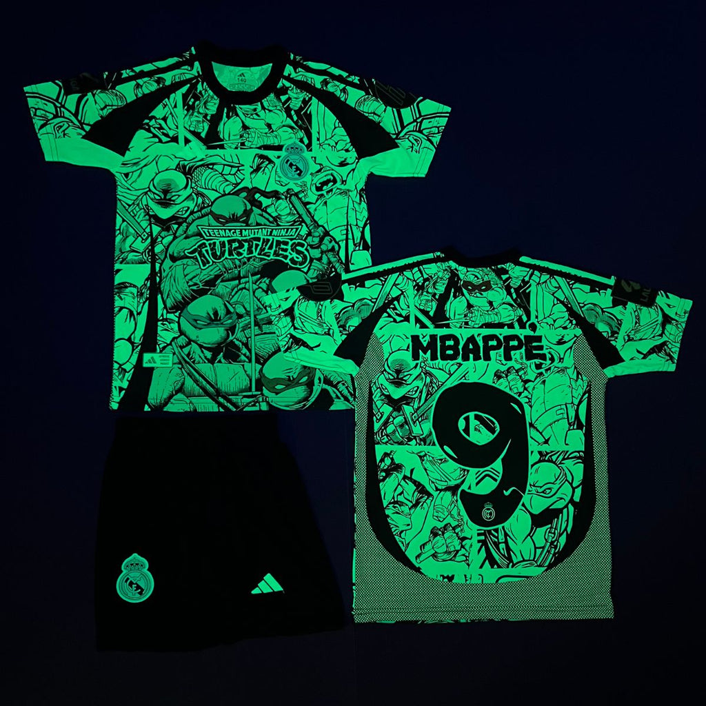 Dětská fluorescenční souprava Real Madrid, Mbappe. Neonová Ninja Turtles edice 2025